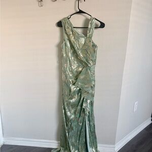 Adrianna Papell Green and Gold One Shoulder Dress